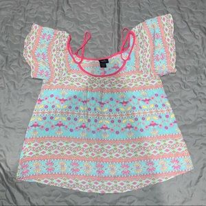 Off the shoulder, with straps, trial top!